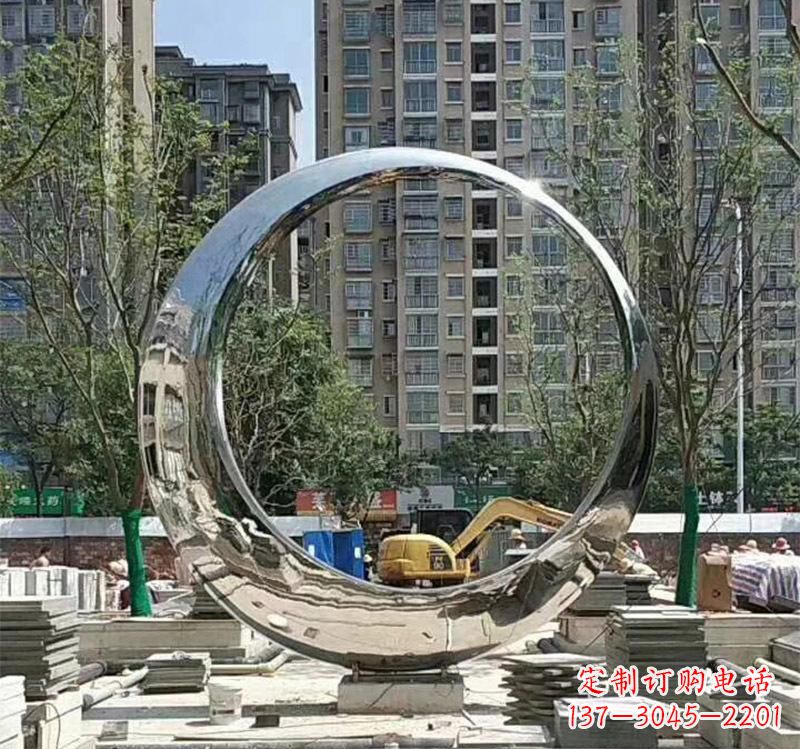 淄博不锈钢艺术圆环雕塑——艺术的精粹