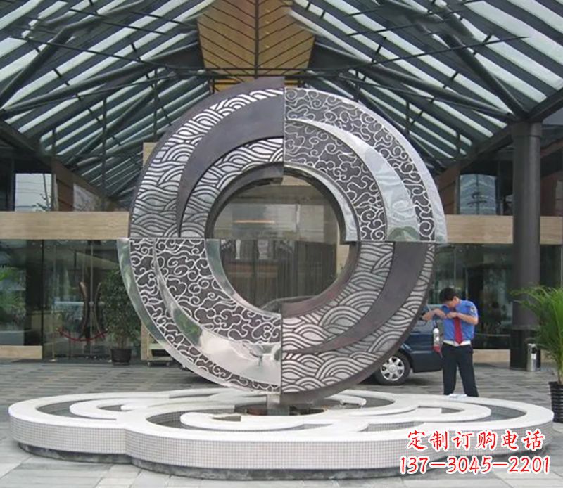淄博不锈钢圆环雕塑,点缀酒店空间