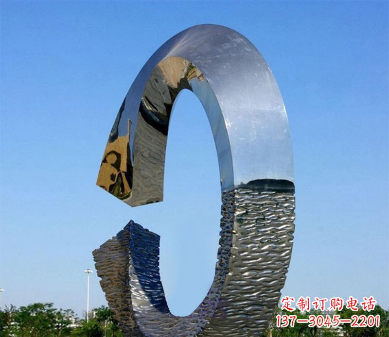 淄博环绕着美好的景观雕塑