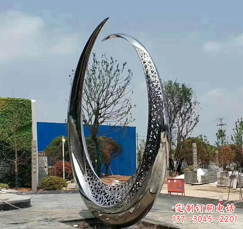 淄博不锈钢圆环雕塑将艺术与实用结合