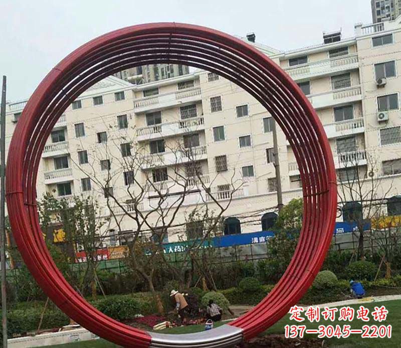 淄博不锈钢圆环雕塑精致而经久耐用