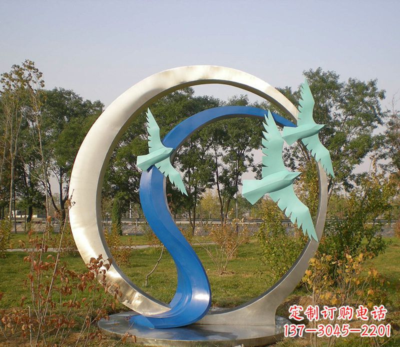 淄博不锈钢圆环雕塑精致而优雅