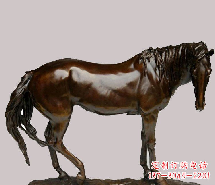 淄博草原上的动物雕塑