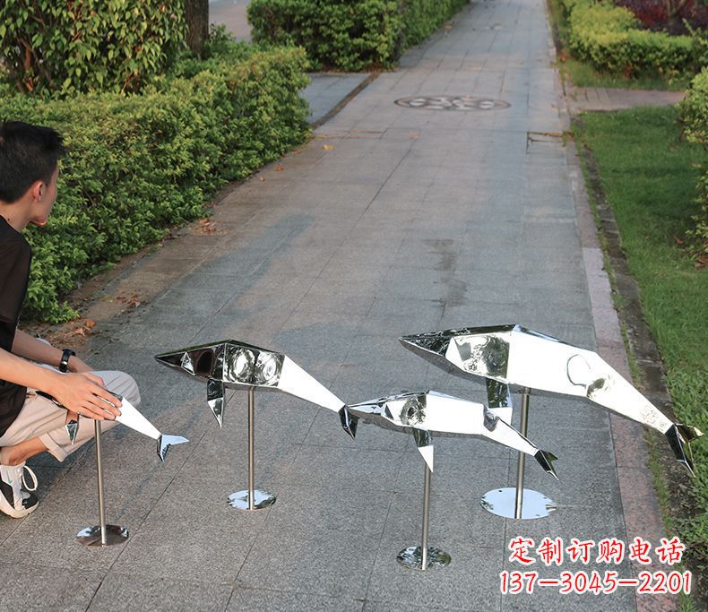 淄博抽象不锈钢海豚雕塑