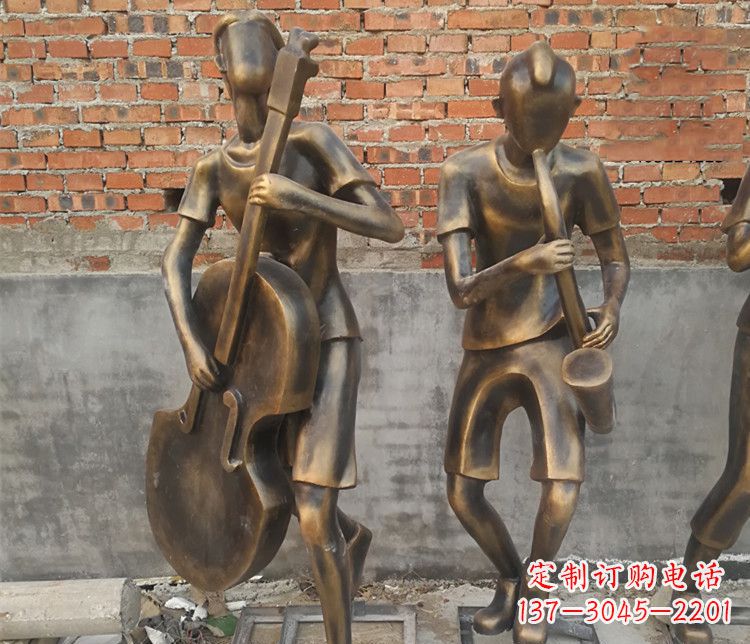 淄博雄伟屹立——萨克斯铜雕