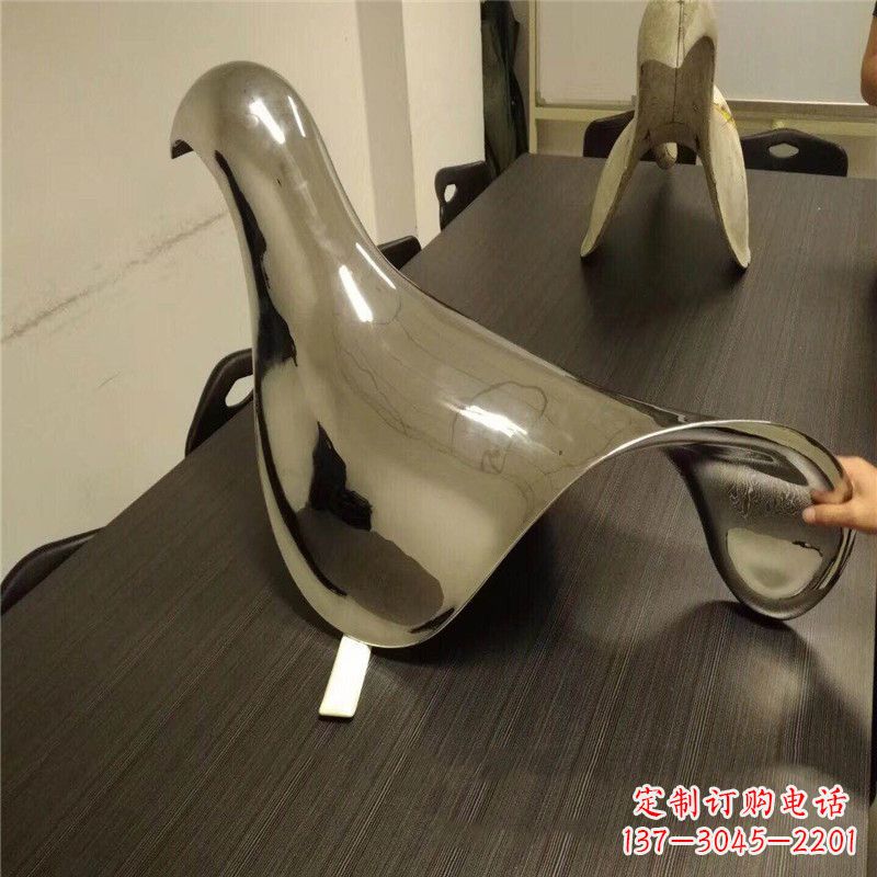淄博鸽子雕塑——精致的抽象艺术