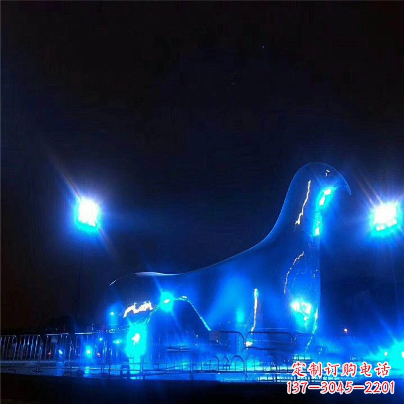 淄博鸽子雕塑彰显夜景灯光之美