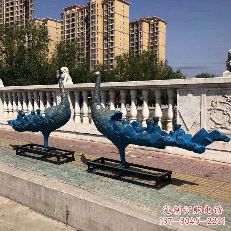 淄博珠翠集精美孔雀雕塑