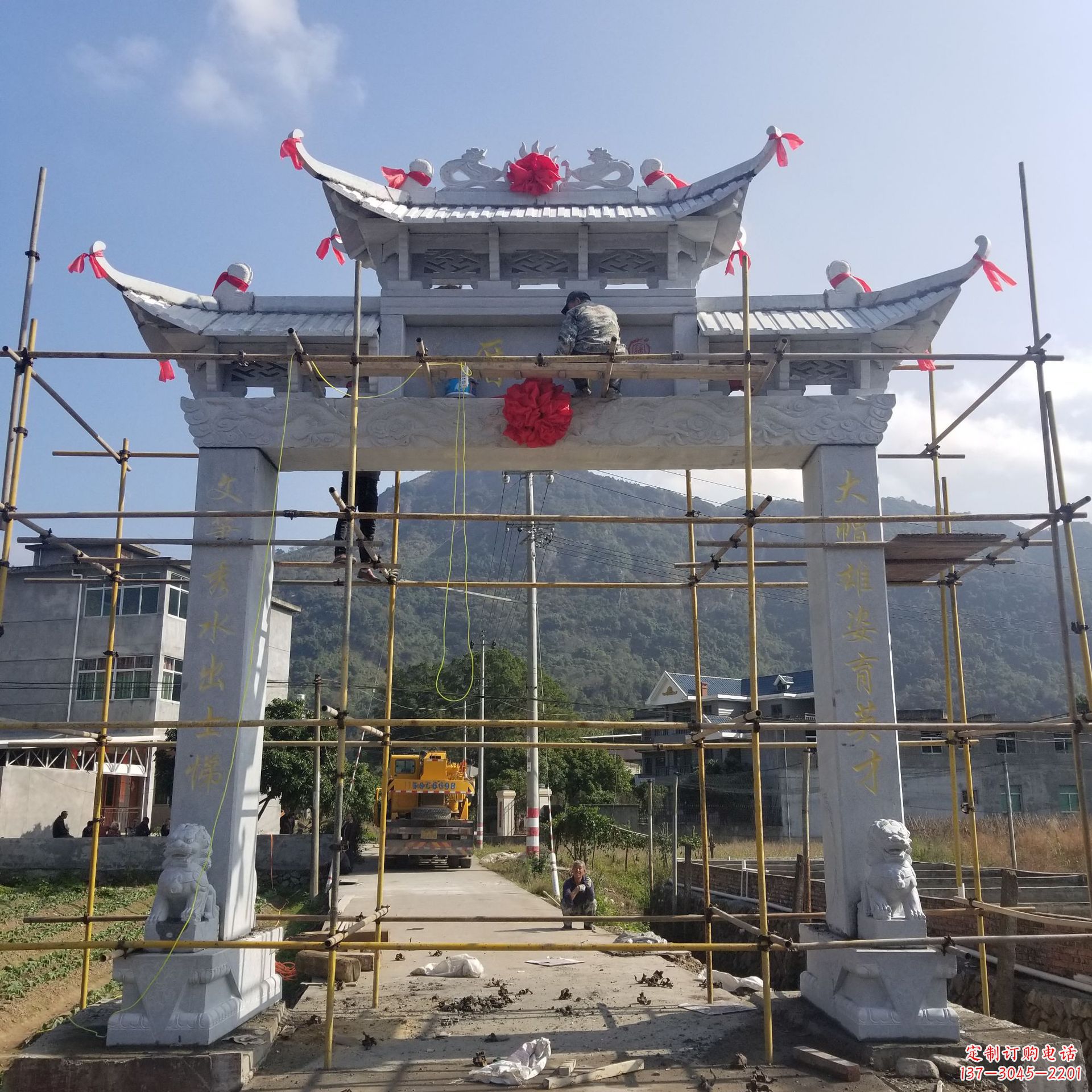 淄博精美的牌坊雕塑,点亮村口