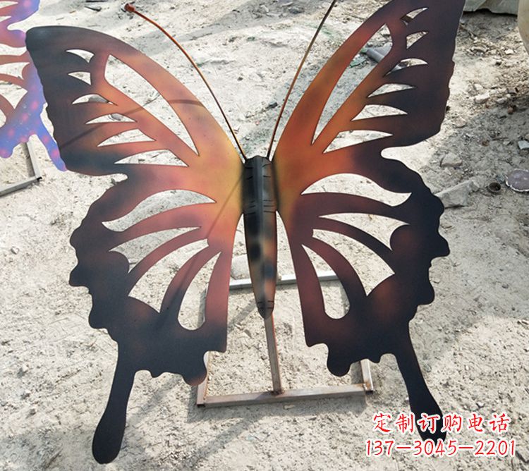 淄博大型不锈钢铁艺蝴蝶雕塑，户外公园园林彩色昆虫摆件
