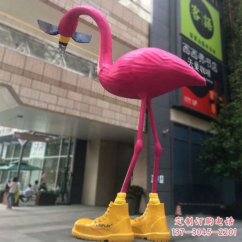 淄博精美多彩的火烈鸟雕塑