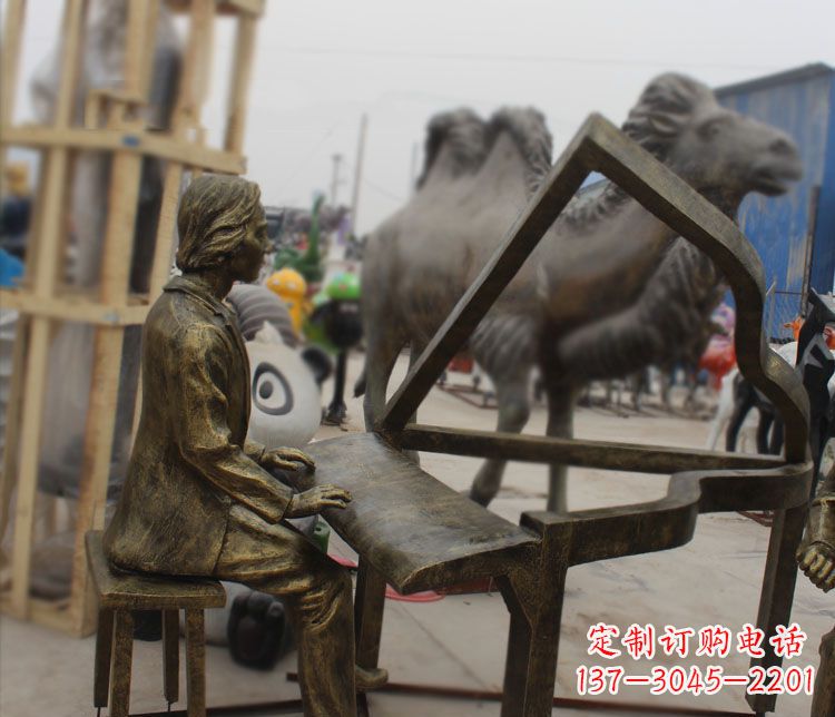 淄博弹抽象钢琴的人物铜雕