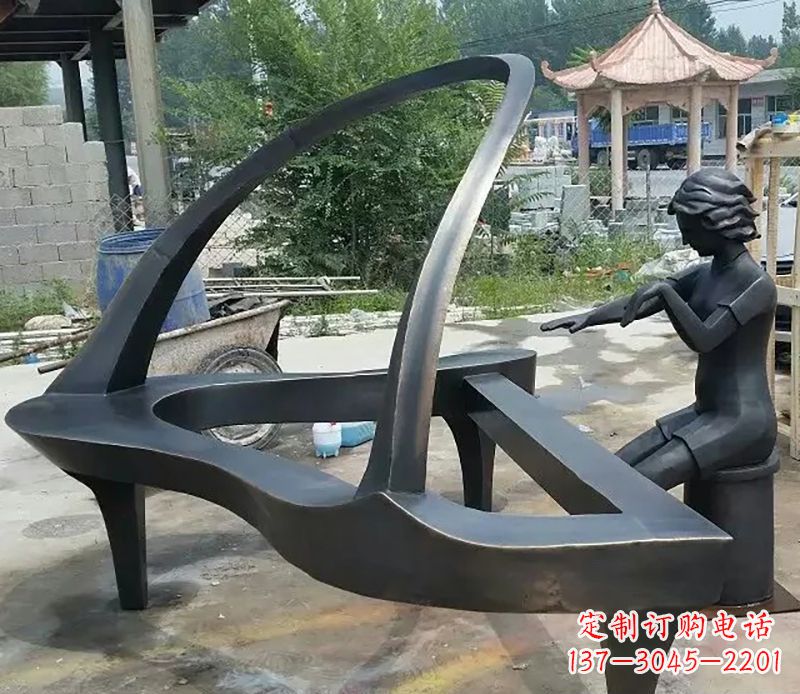 淄博弹钢琴广场抽象铜雕