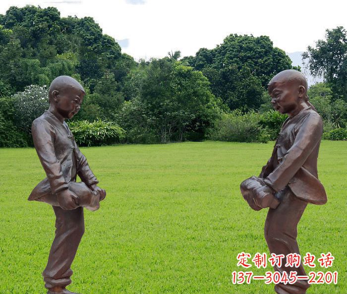 淄博斗鸡的儿童铜雕