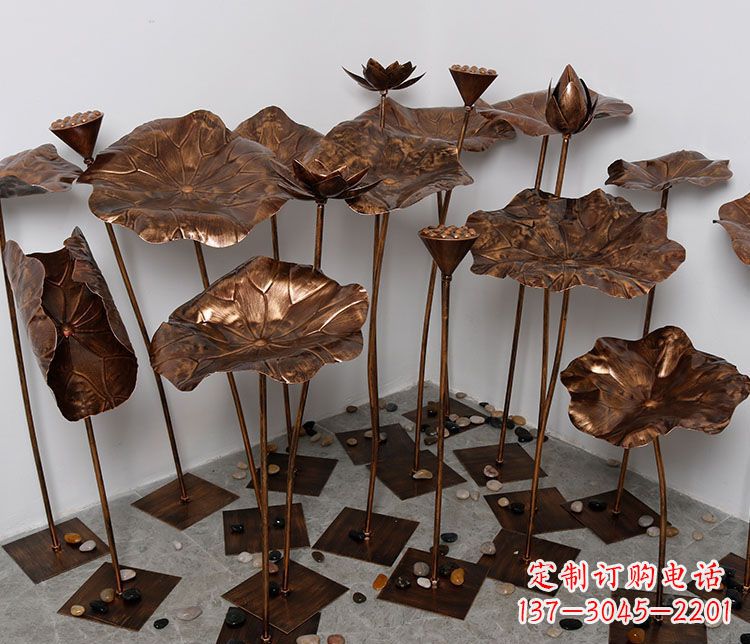 淄博锻铜荷花景观雕塑
