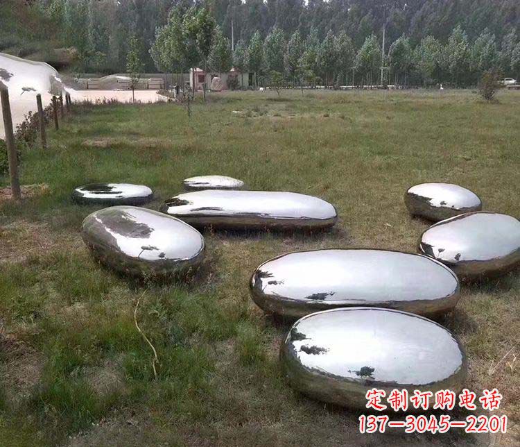 淄博抽象镜面不锈钢鹅卵石雕塑