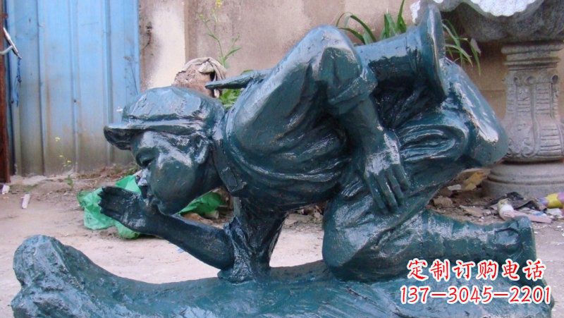 淄博传统文化符号——小红军冲锋号雕塑