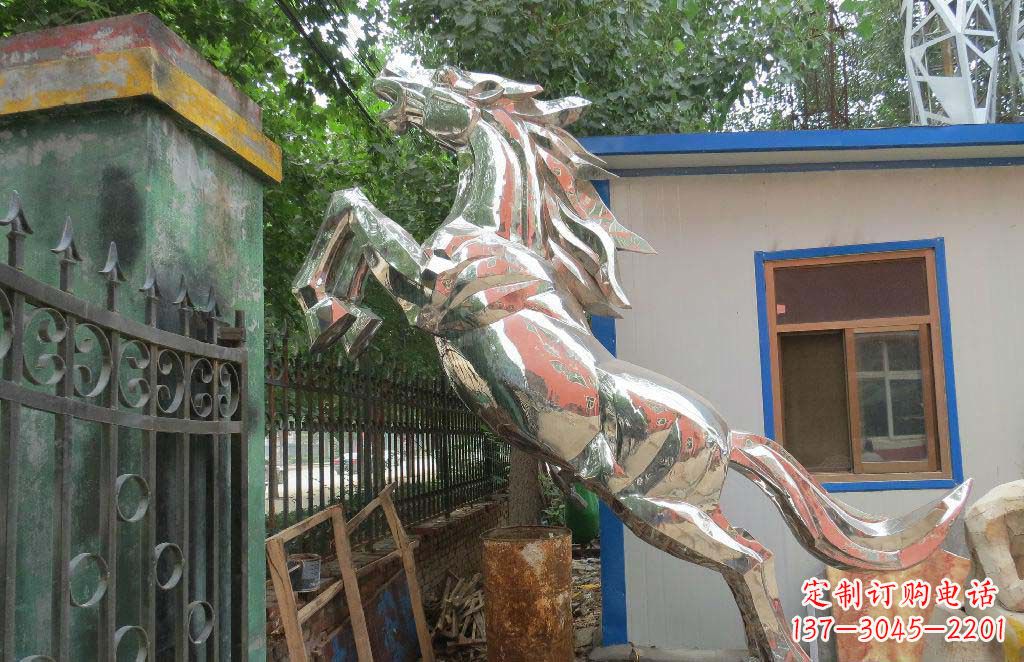 淄博优雅凌厉的不锈钢奔跑马雕塑