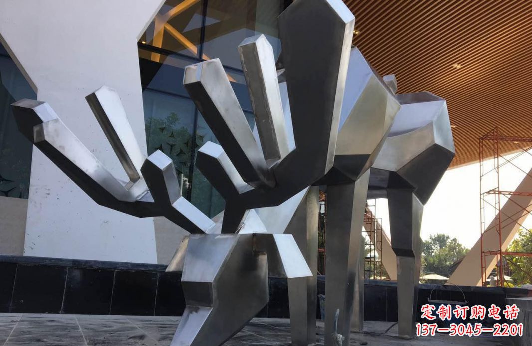 淄博高端不锈钢抽象驯鹿雕塑