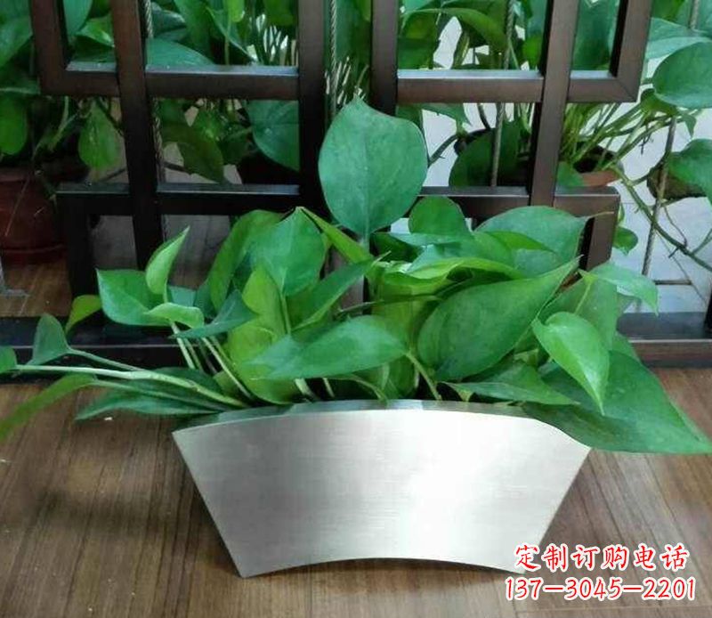 淄博高质量不锈钢花盆雕塑,享受自然完美烘托