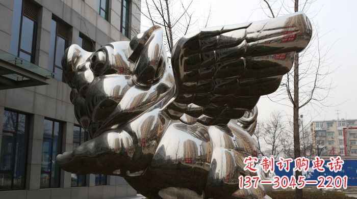 淄博公园不锈钢长翅膀的猪景观雕塑