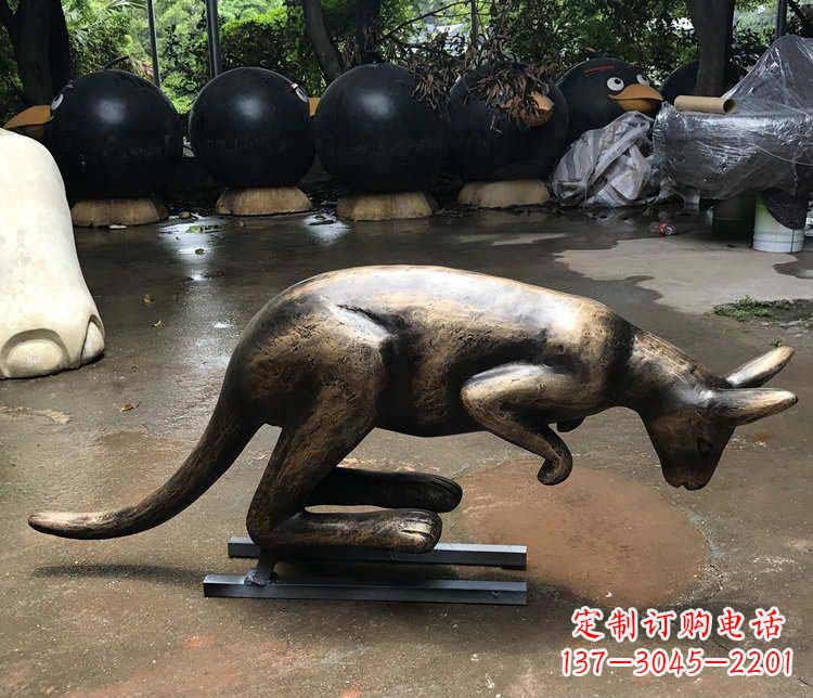 淄博中领雕塑袋鼠铜雕