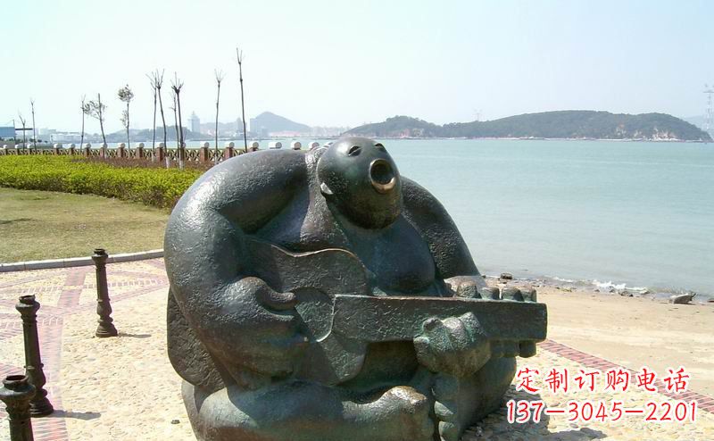 淄博公园弹吉他抽象人物铜雕