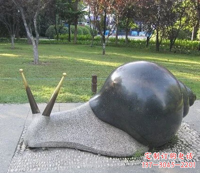 淄博公园动物蜗牛景观石雕
