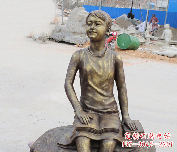 淄博公园景观摆件看书的女孩铜雕