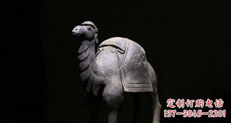 淄博公园骆驼动物铜雕 (3)
