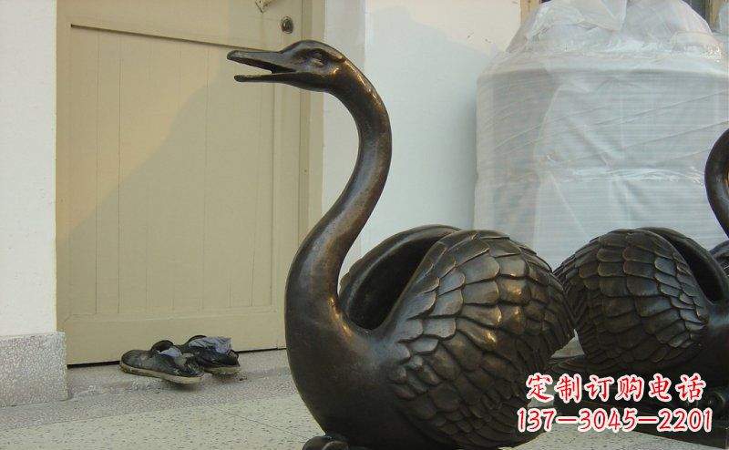 淄博绝美铜板雕刻天鹅雕塑