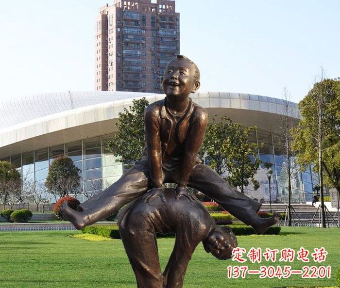淄博童趣十足的山羊铜雕