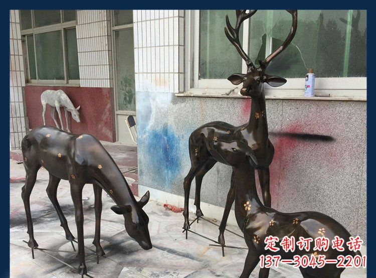 淄博高贵优雅的梅花鹿铜雕塑