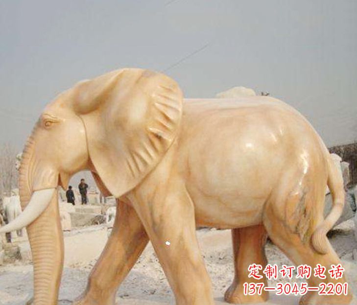 淄博公园晚霞红大象雕塑