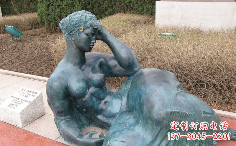 淄博公园西方女人人物铜雕_2