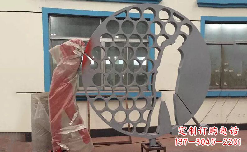 淄博中领雕塑-不锈钢高尔夫球雕塑