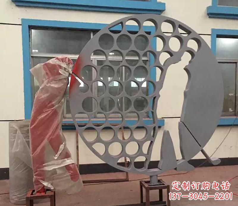 淄博广场不锈钢打高尔夫球雕塑