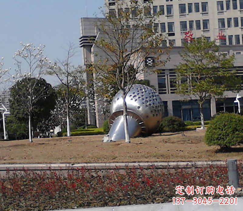 淄博传统话筒雕塑,融合现代美学设计