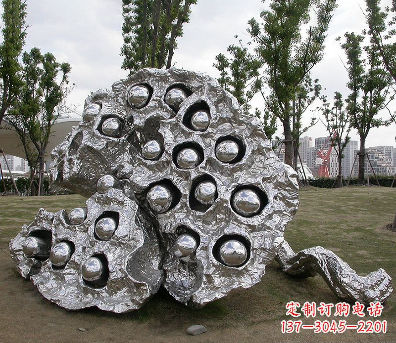 淄博中领雕塑出品:高端不锈钢莲蓬雕塑