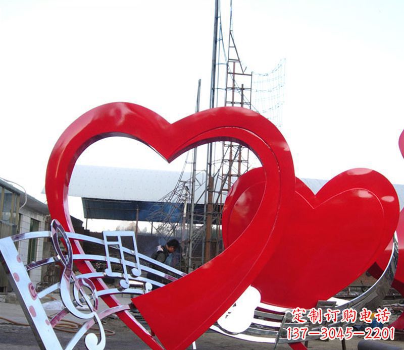 淄博中领雕塑:音符桃心景观雕塑,给你的生活带去美妙的旋律