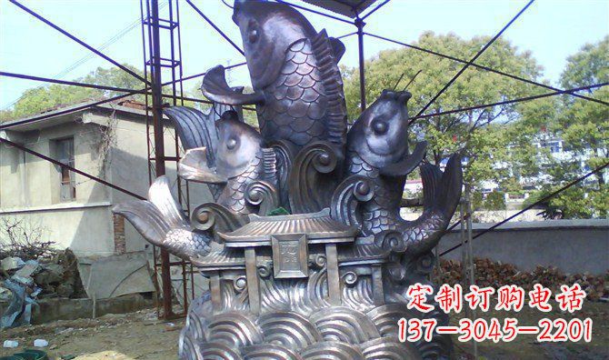 淄博广场鲤鱼跃龙门景观铜雕