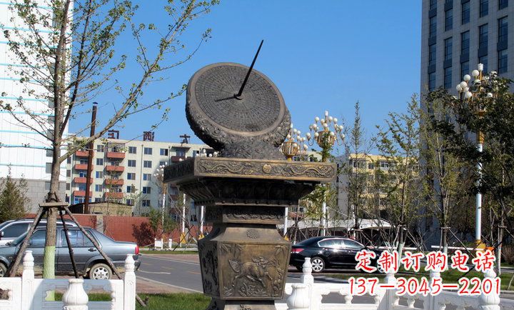 淄博广场日晷铜雕