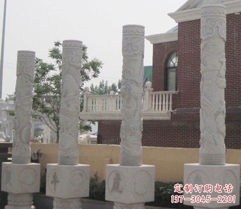 淄博历久弥新的圆润十二生肖雕塑