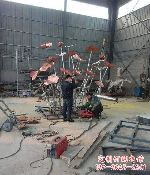 淄博荷花荷叶铜雕,营造梦幻氛围