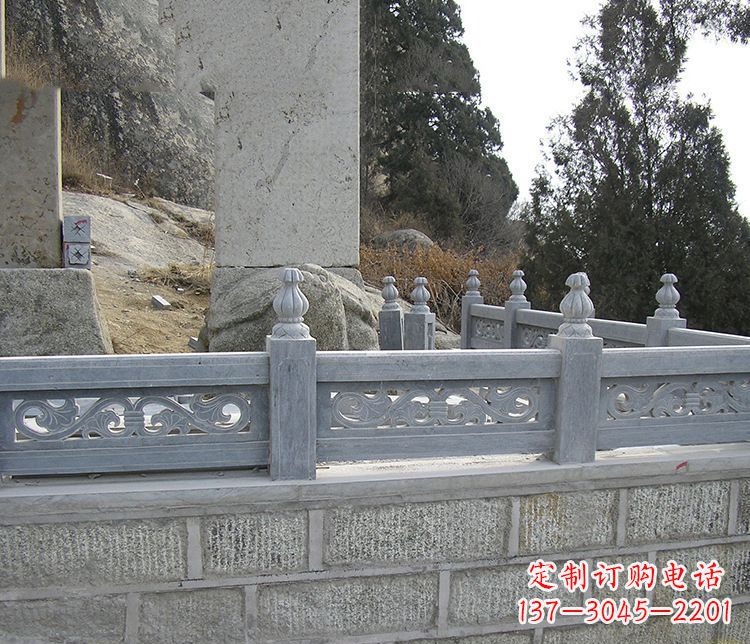 淄博中领雕塑:门神镇守!大理石栏板石雕