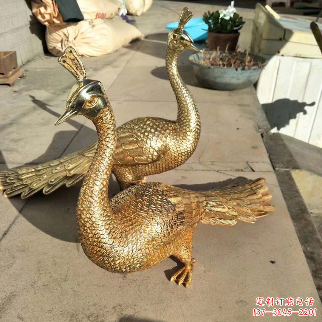 淄博黄铜铸造孔雀雕塑