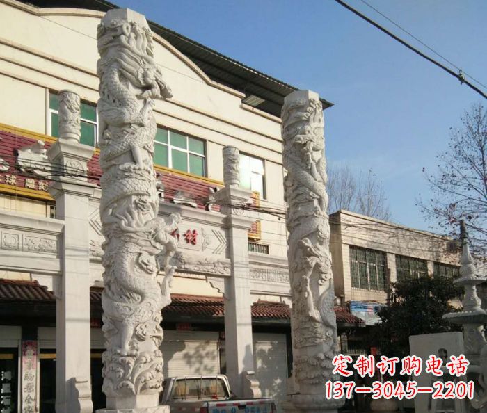 淄博汇聚古灵神韵的大理石龙柱雕塑