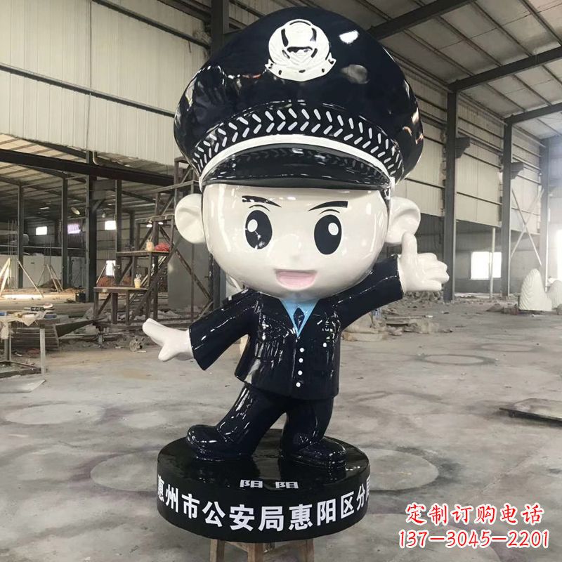 淄博可爱的警察卡通雕塑