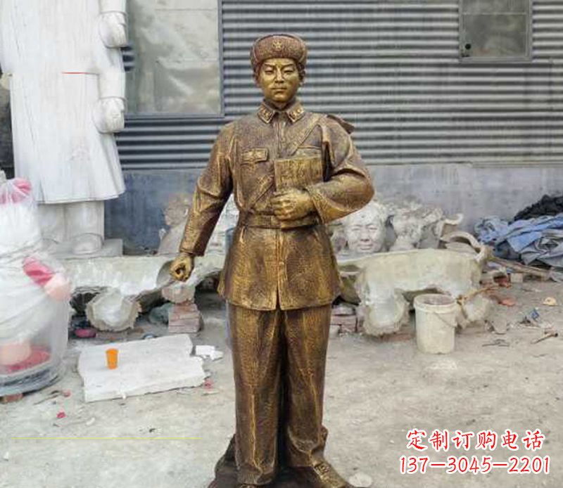 淄博传承爱国精神,让雷锋雕塑永久守护家园
