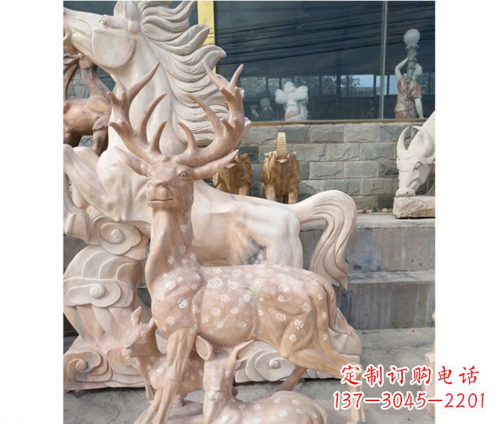淄博展现自然风采的梅花鹿石雕
